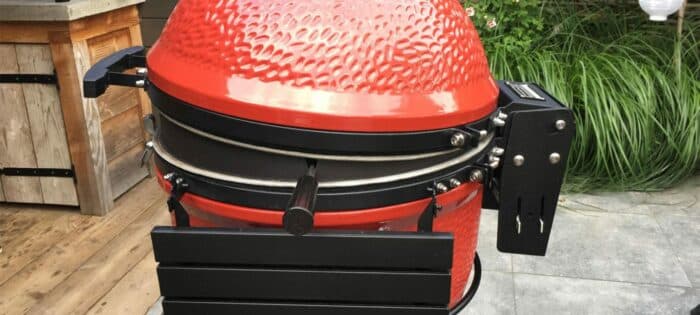 kamado-joe-spit-on-fire