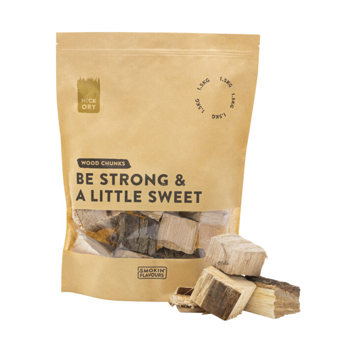 Smoking-Flavours-hickory-chunks-1.5kg-pose