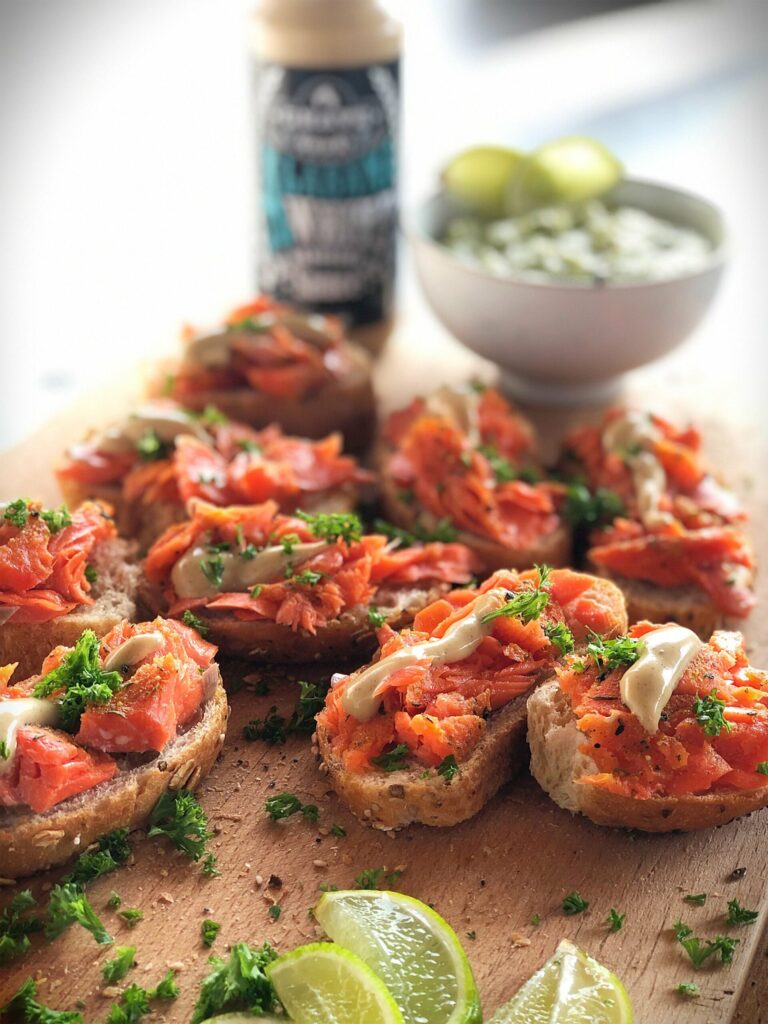 warm-gerookte-zalm-advocado-mouse-bbq-kamado-recept