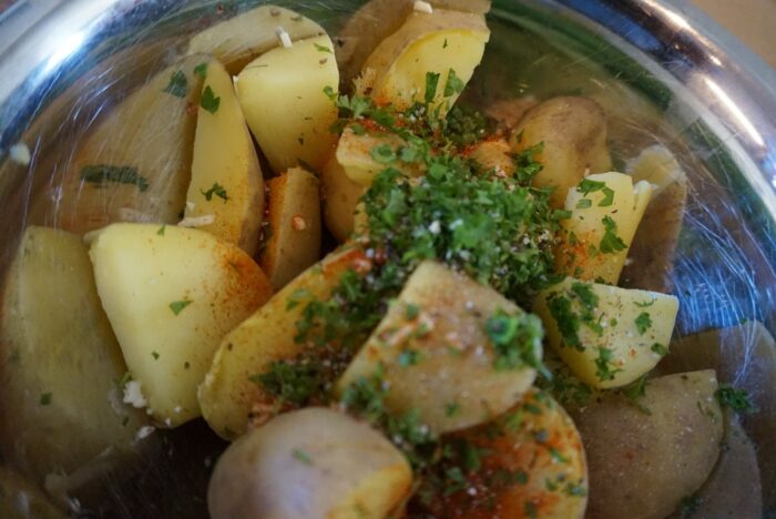 chorizo-patatas-bravas-traeger-pellet-grill-recept4