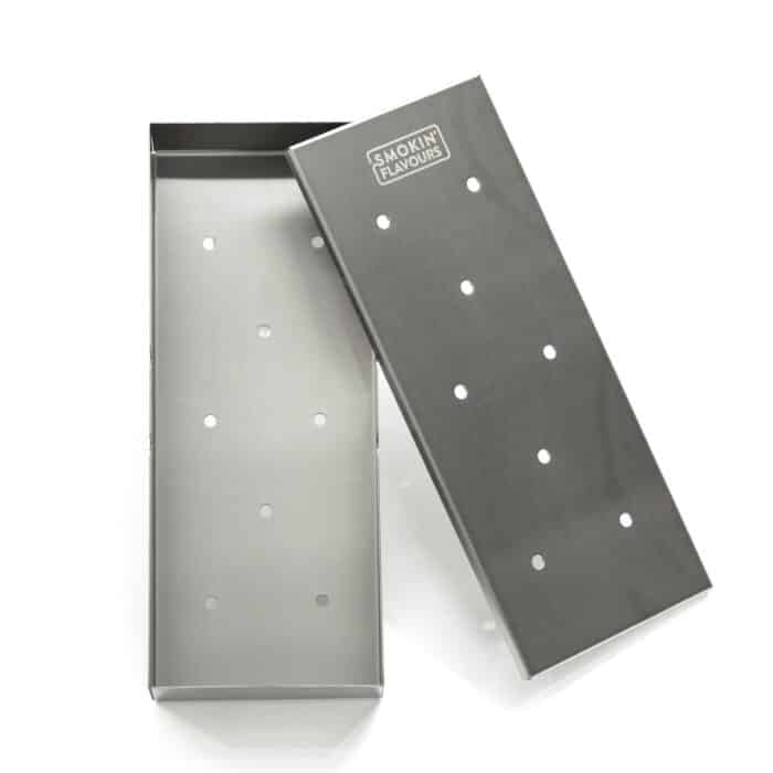 Smoking-Flavours-smokerbox-pose2