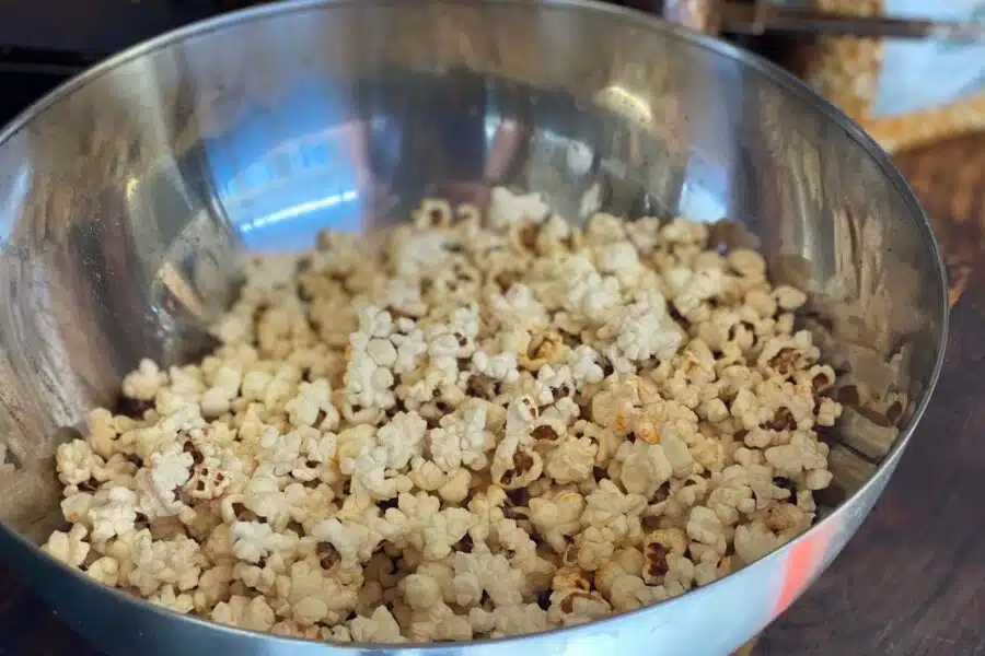 popcorn-bbq-recept-letzq-spit-kamado-big-green-egg