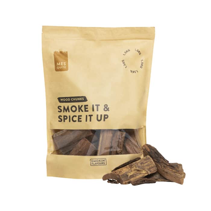 Smoking-Flavours-mesquite-chunk-1.5kg-pose