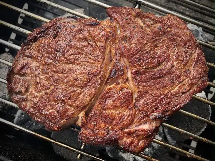 ribeye rucola pesto bbq kamado recept green egg Vlees op bbq