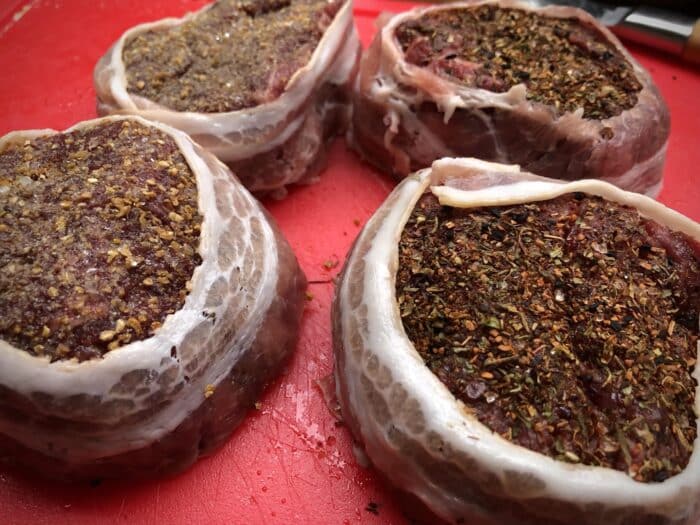 rauw-wrapped-steaks-bacon-spek-defikerin-braairub-recept