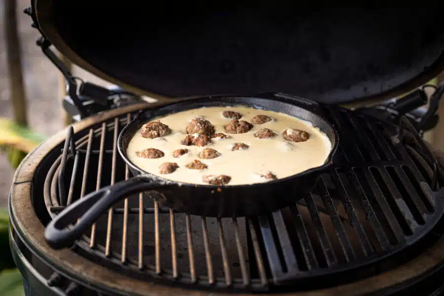 Zweedse-gehaktballetjes-Kottbullar-recept-bbq-barbecue-kamado-skillet