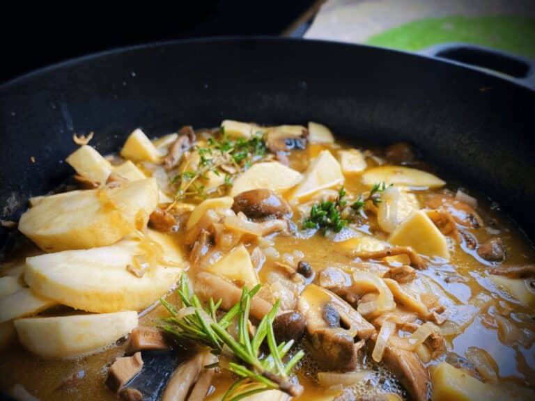 Paddestoelen-stoof-potje-vergetarisch-stoofpot-dutch-oven-bbq-barbecue-winter-donkerbier.