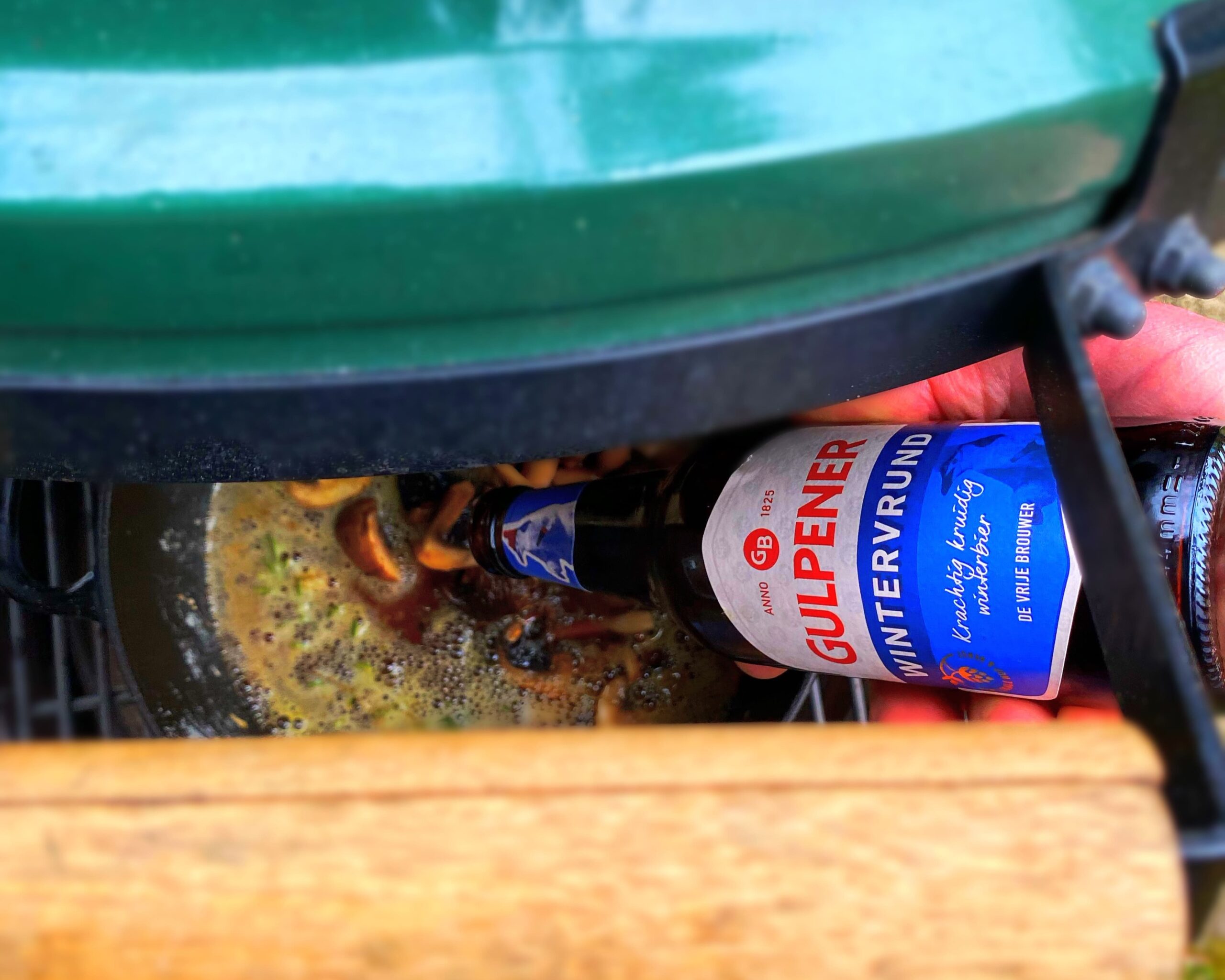 Donker-Biertje-Stoofpotje-Paddestoelen-Dutch-Oven-BBQ-Kamado-Koken-Recepten