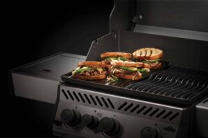 Napoleon-Rogue-Grillplaat-omkeerbaar