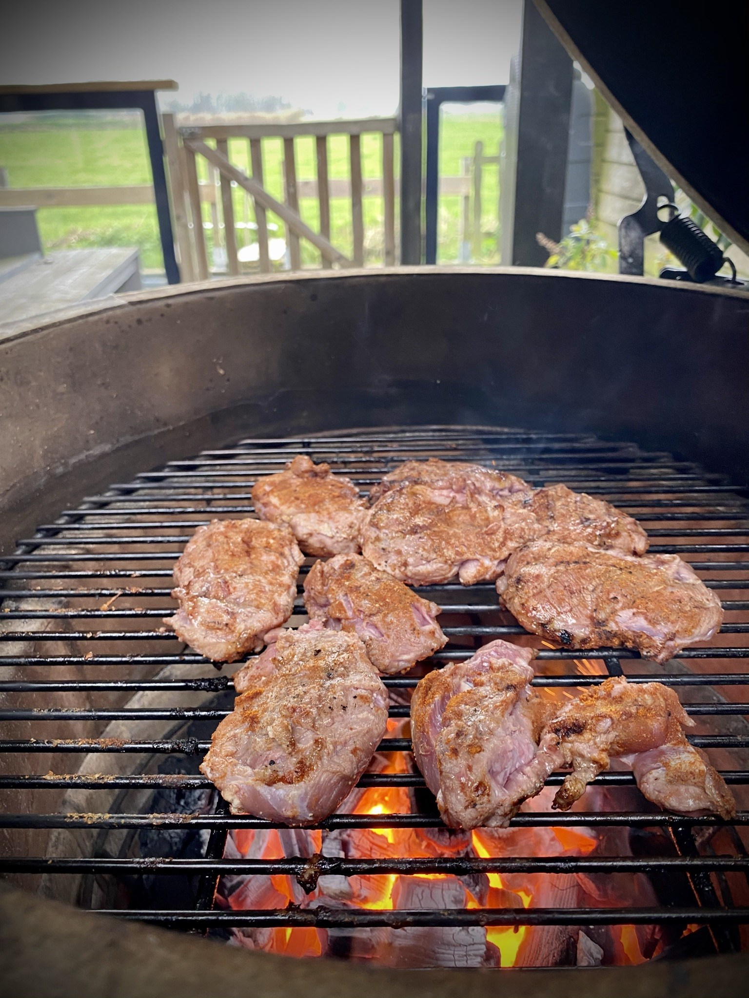 Varkenswangen grillen