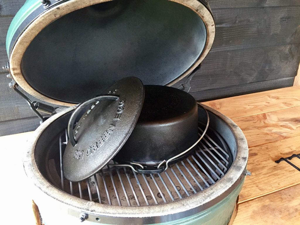 Dutch oven skillet gietijzer onderhoud en schoonmaken