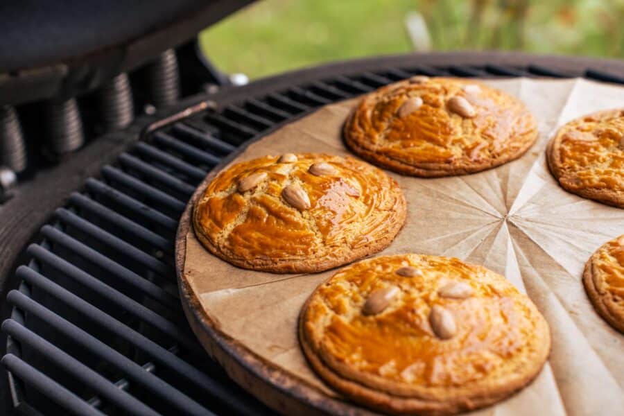 Paas-shorts -gevulde-koek-op-de-bbq