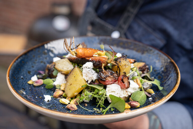 Vegetarische-grill-salade-gepofte-bieten-wortels