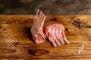 Lamsrack-cap-on-vlees