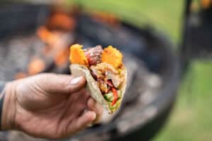 Jeroen-hazebroek-fajitas-3-eindresultaat-open-vuur-en-braai-boek