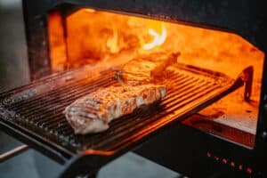 Grill-and-roast-tool-vonken-houtoven-sfeer-5