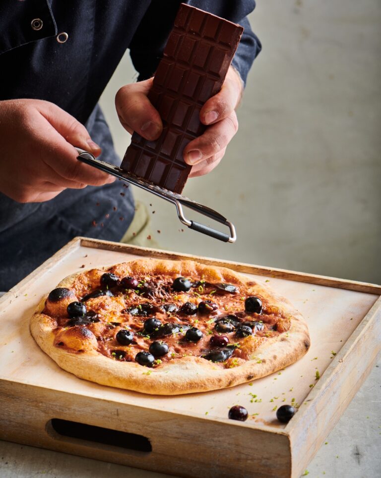 pizza-met-chocolade-bosbessen-citroen-recept