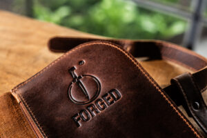 Foedraal-bruin-leder-Forged- (3)