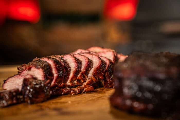 Tri-tip-brisket-style-gesneden