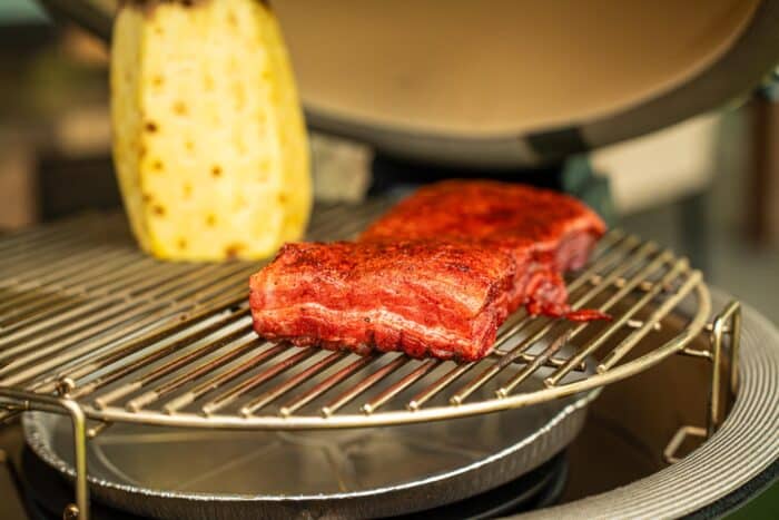 Kamado-Joe-BBQ-feestje-buikspek-BBQ